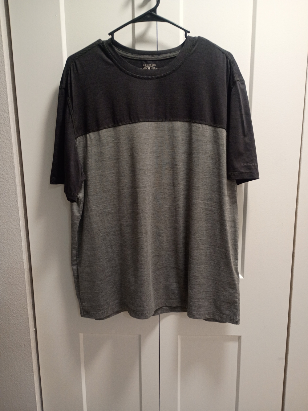 G.H. Bass & Co. Men's Two-Tone Black and Gray Short Sleeve Tee